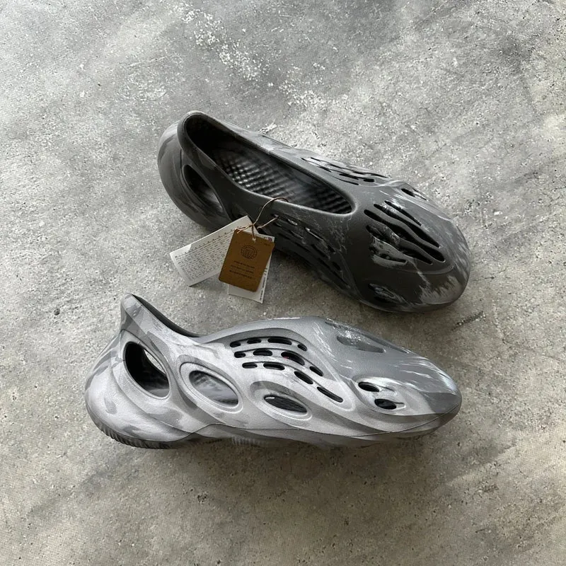 Adidas Yeezy Foam RNNR MX Granite