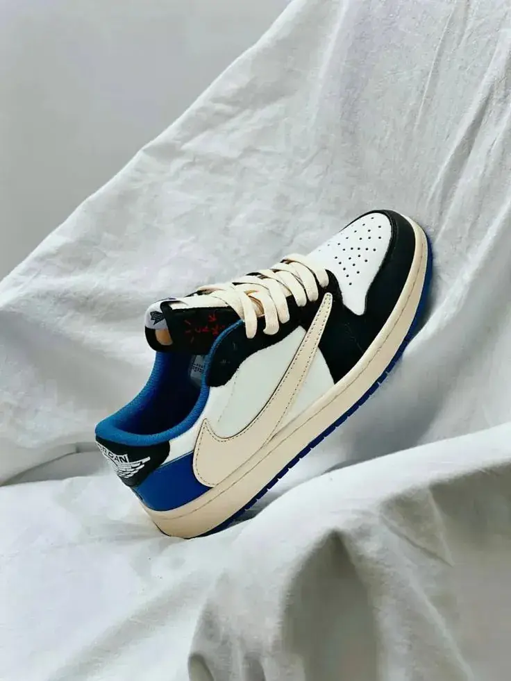 Air Jordan 1 Low Travis Scott Fragment