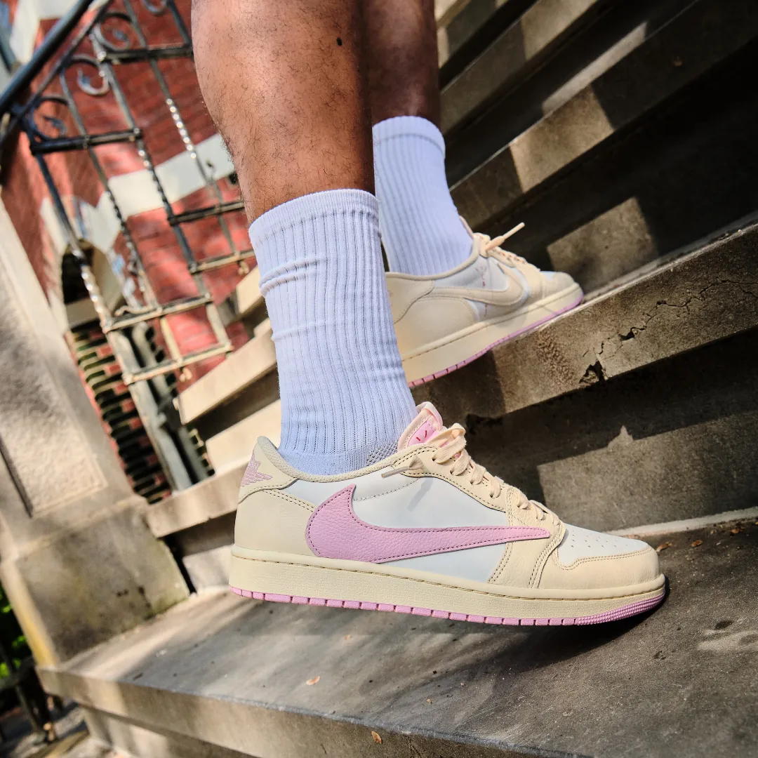 Nike Air Jordan 1 Retro Low OG SP Travis Scott Shy Pink