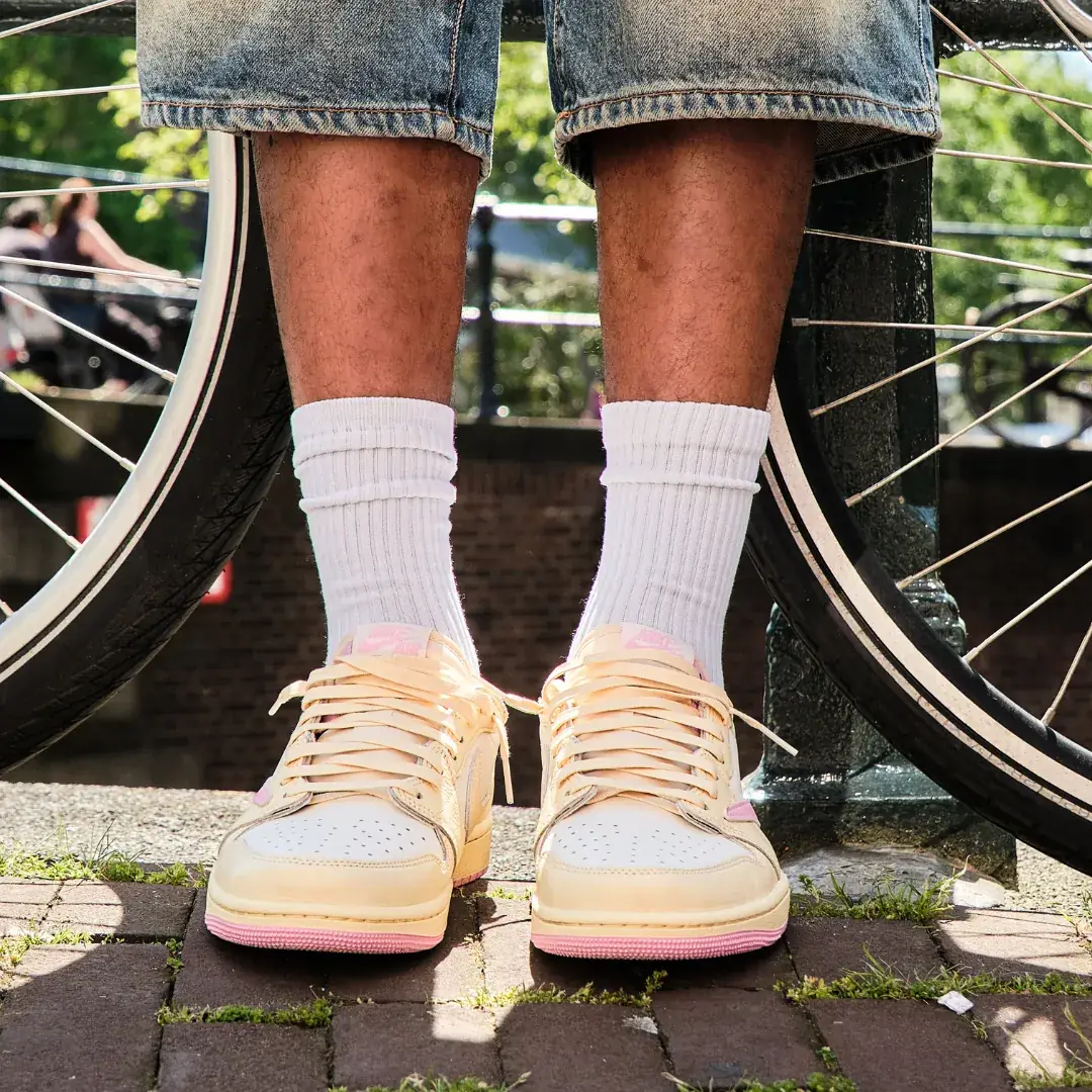 Nike Air Jordan 1 Retro Low OG SP Travis Scott Shy Pink