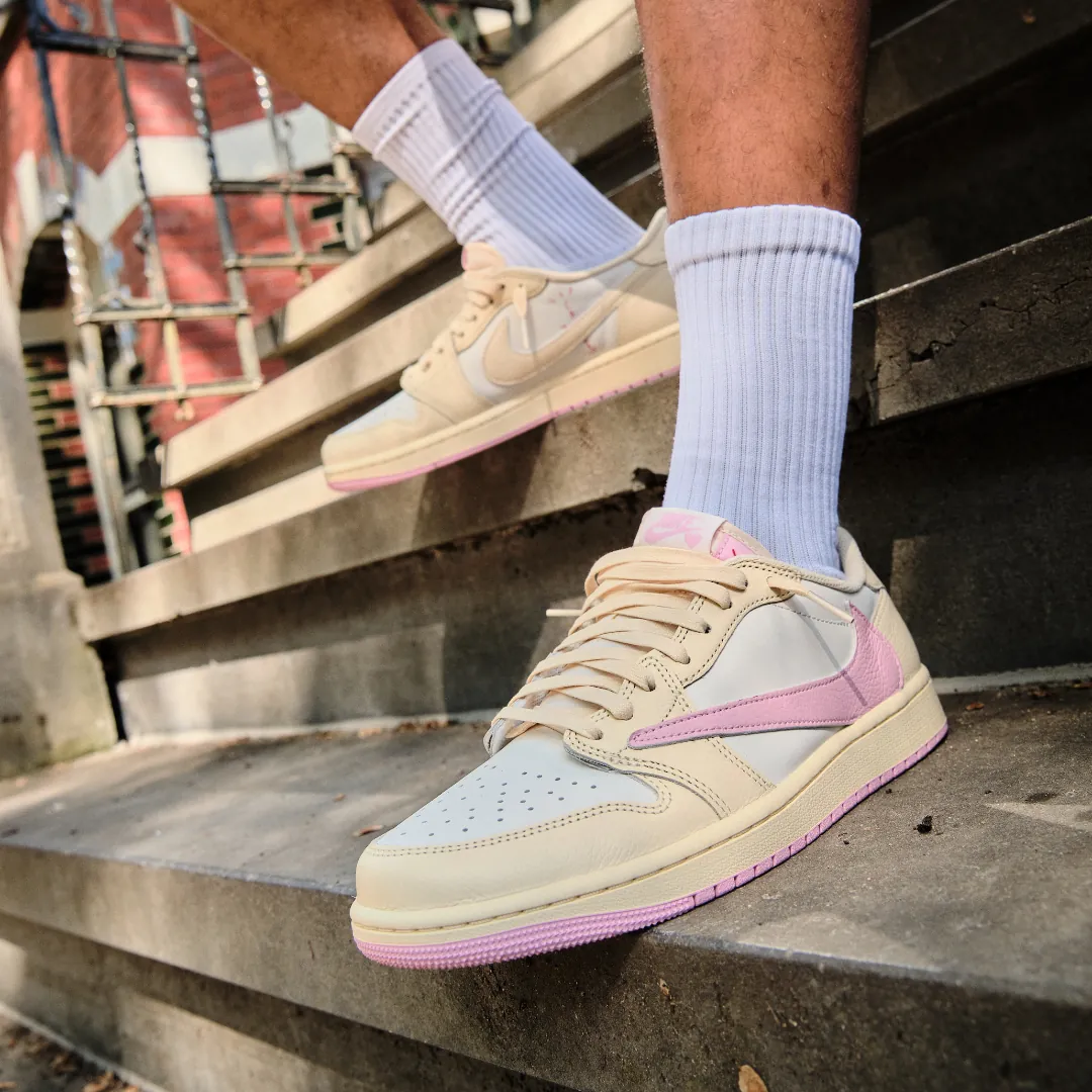 Nike Air Jordan 1 Retro Low OG SP Travis Scott Shy Pink