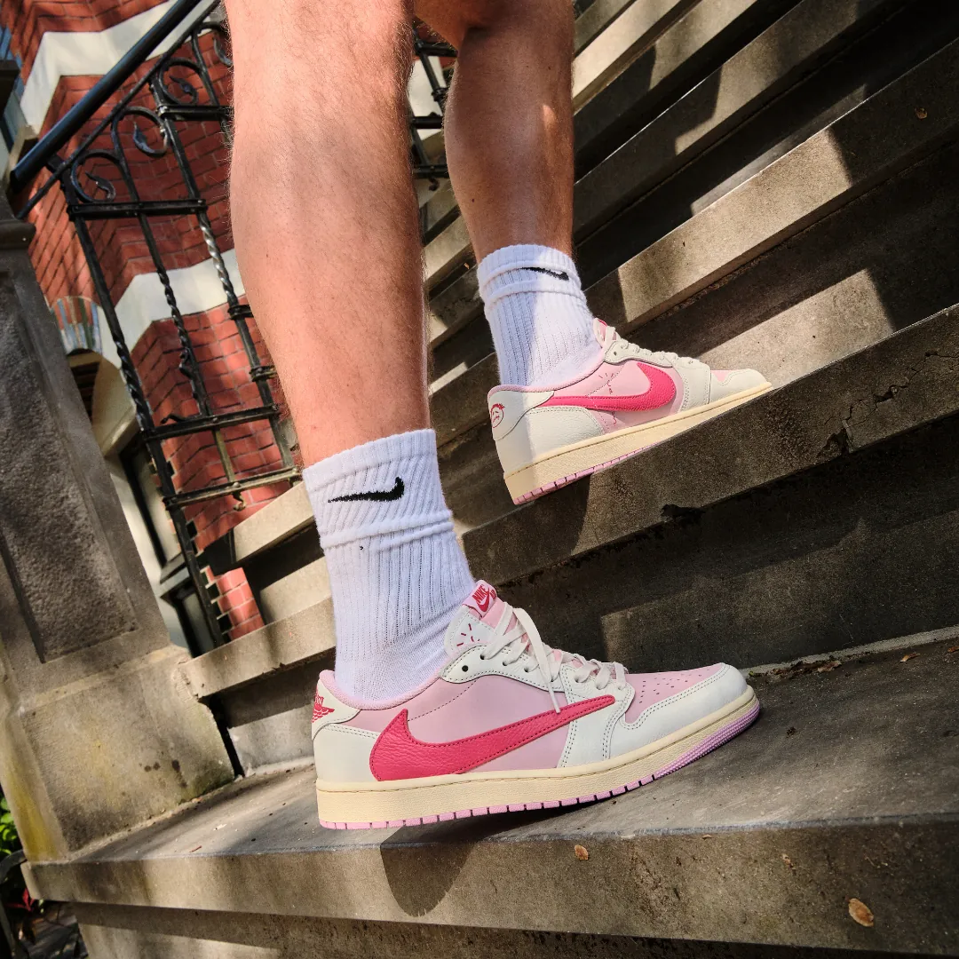 Nike Air Jordan 1 Retro Low OG SP Travis Scott Sail Tropical Pink