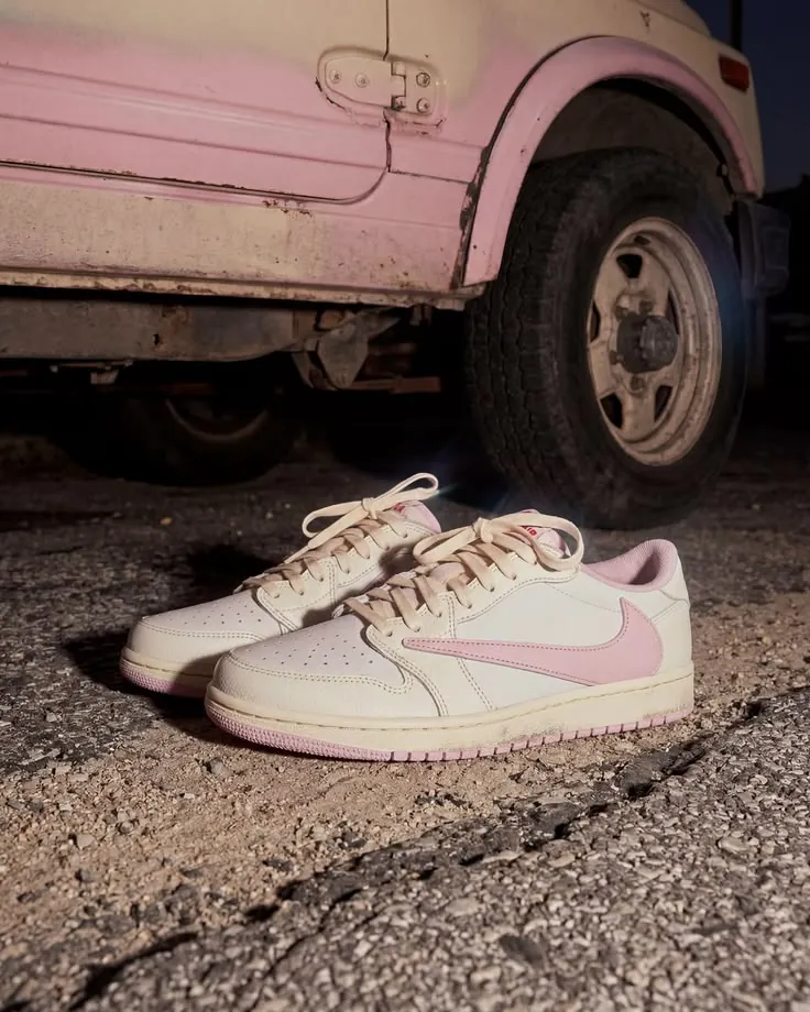 Nike Air Jordan 1 Retro Low OG SP Travis Scott Shy Pink