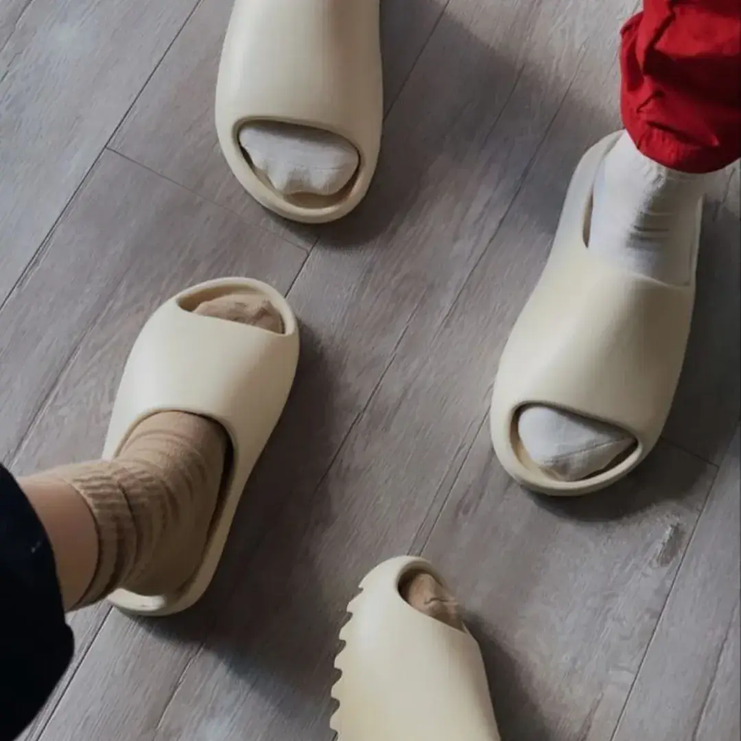 Yeezy Slide Cream